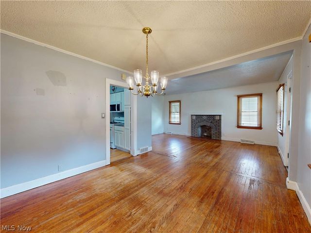 1560 Biltmore Road, Lyndhurst, OH 44124
