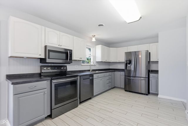 4204 E Cragmont Drive, Indianapolis, IN 46237