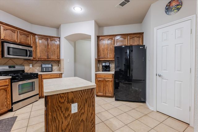 7234 Summit Parc Drive, Dallas, TX 75249