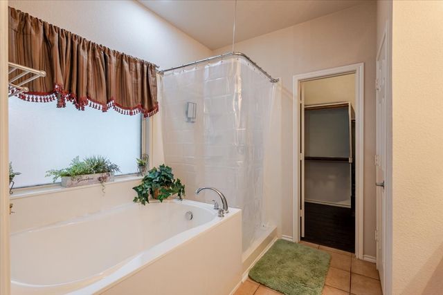7234 Summit Parc Drive, Dallas, TX 75249