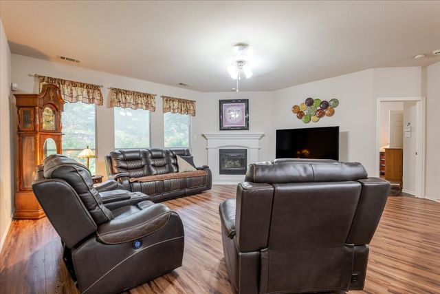 7234 Summit Parc Drive, Dallas, TX 75249