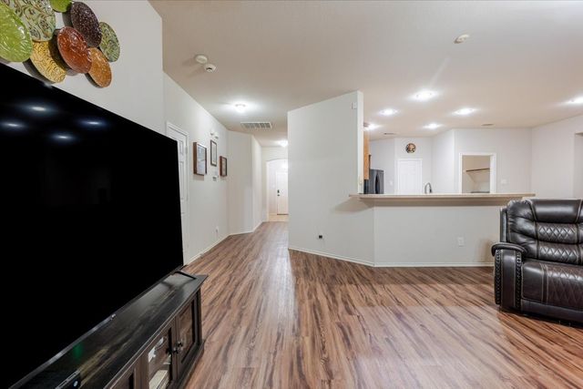 7234 Summit Parc Drive, Dallas, TX 75249