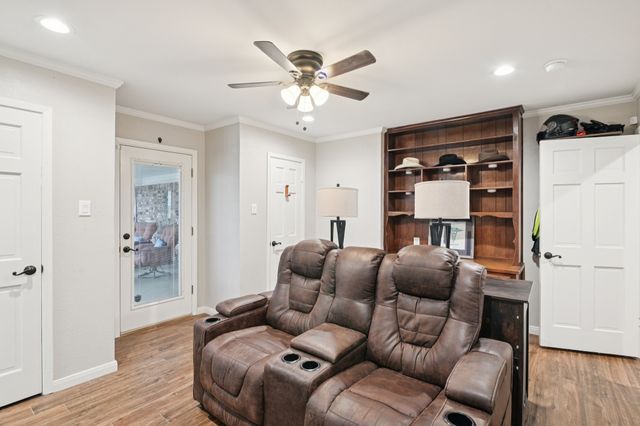 17 Lincolnshire Circle, Bedford, TX 76021