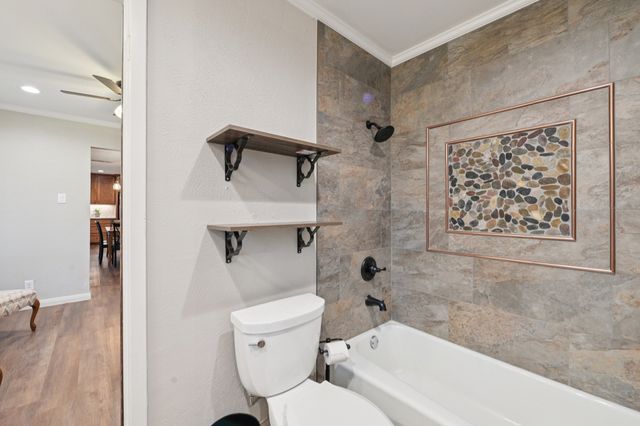 17 Lincolnshire Circle, Bedford, TX 76021