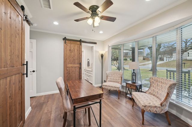 17 Lincolnshire Circle, Bedford, TX 76021