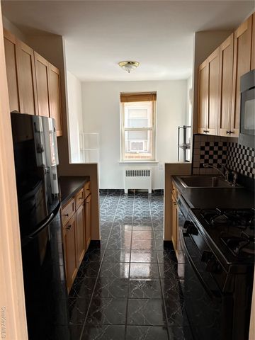 2090 Barnes Avenue 4D, Bronx, NY 10462