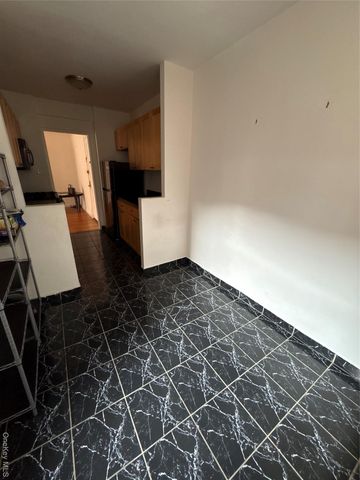 2090 Barnes Avenue 4D, Bronx, NY 10462