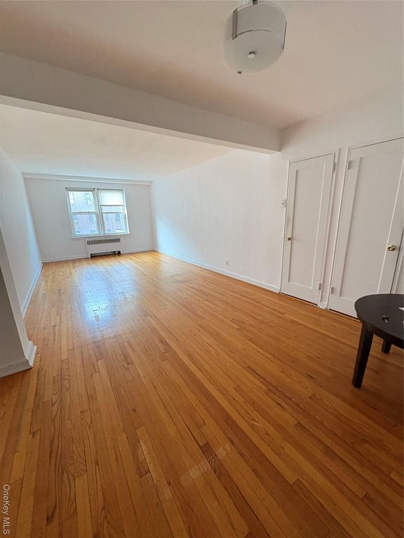 2090 Barnes Avenue 4D, Bronx, NY 10462