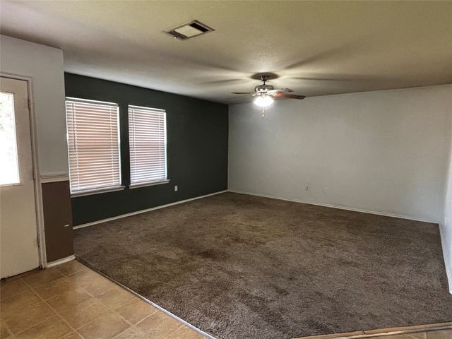 2027 Lake Trail Drive, Heartland, TX 75126