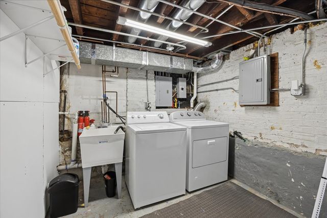 4817 W Dakin Street, Chicago, IL 60641