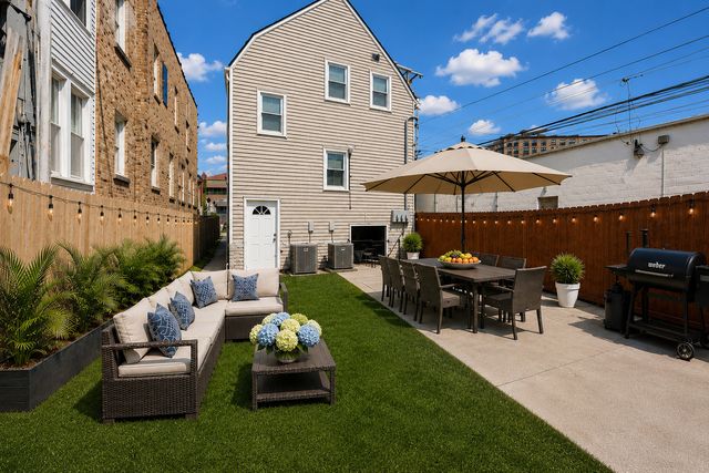 4817 W Dakin Street, Chicago, IL 60641