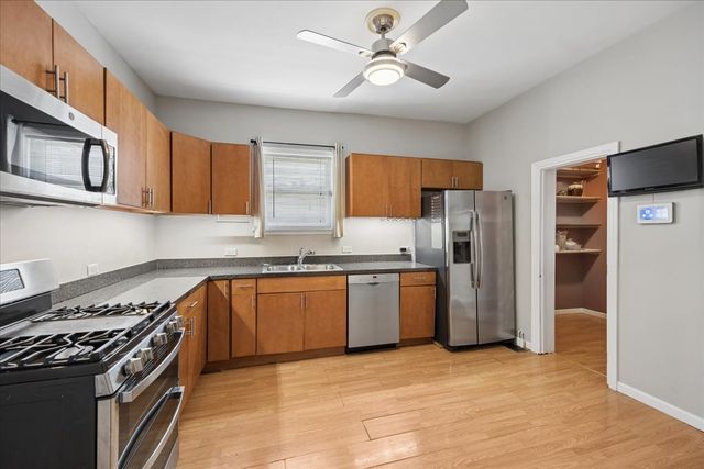 4817 W Dakin Street, Chicago, IL 60641