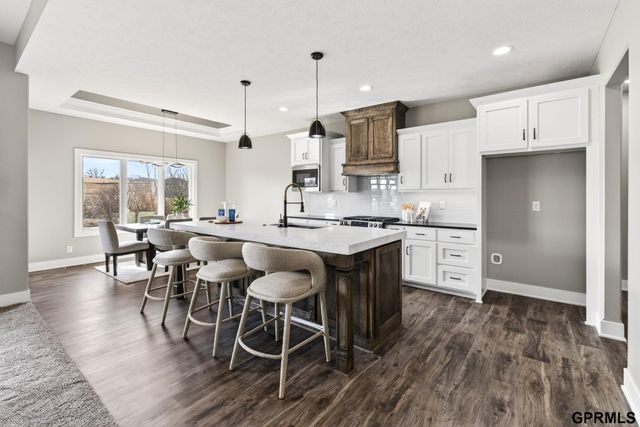 21825 Parkview Drive, Gretna, NE 68028