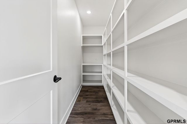 21825 Parkview Drive, Gretna, NE 68028