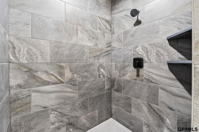 21825 Parkview Drive, Gretna, NE 68028