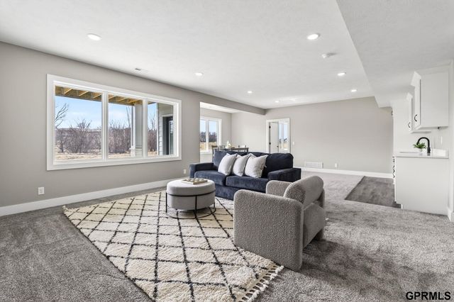 21825 Parkview Drive, Gretna, NE 68028