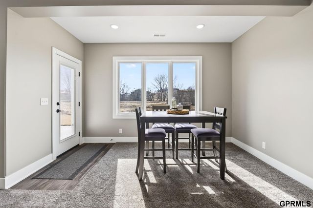 21825 Parkview Drive, Gretna, NE 68028