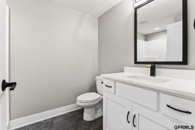 21825 Parkview Drive, Gretna, NE 68028