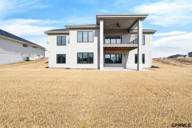 21825 Parkview Drive, Gretna, NE 68028