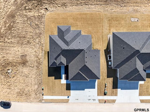 21825 Parkview Drive, Gretna, NE 68028