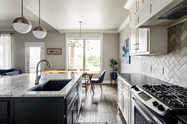 729 Prairie Dunes Way, Edmond, OK 73003