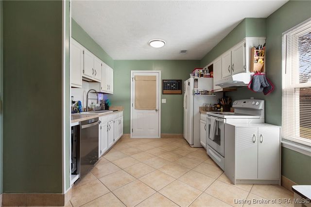 100 Hodge Street, Charlestown, IN 47111