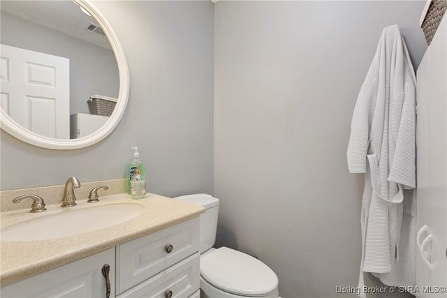 100 Hodge Street, Charlestown, IN 47111