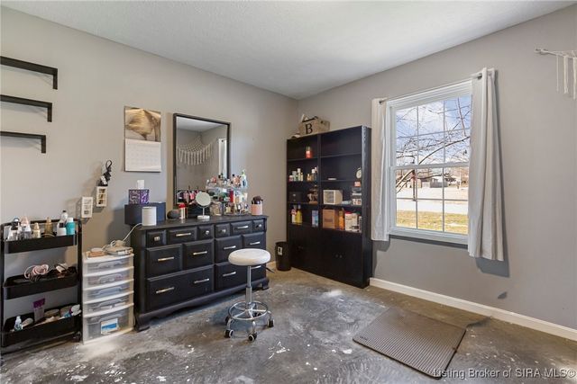 100 Hodge Street, Charlestown, IN 47111