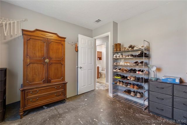 100 Hodge Street, Charlestown, IN 47111