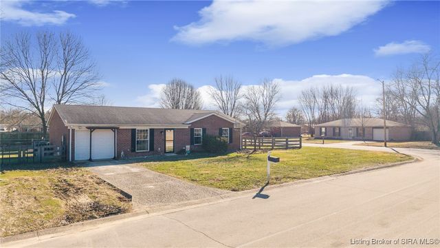 100 Hodge Street, Charlestown, IN 47111