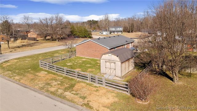 100 Hodge Street, Charlestown, IN 47111