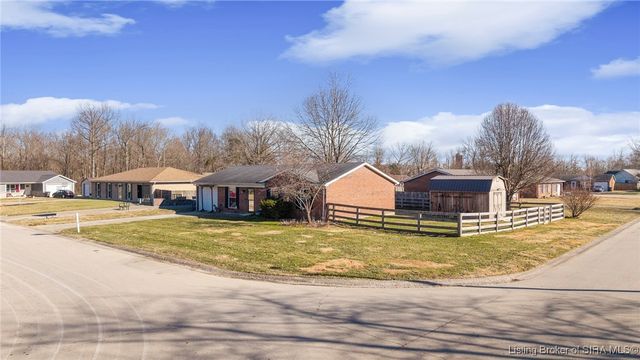 100 Hodge Street, Charlestown, IN 47111