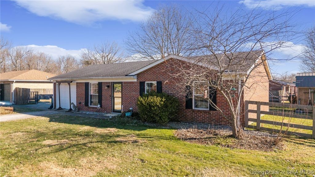 100 Hodge Street, Charlestown, IN 47111