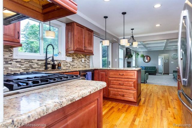 671 Bridgestone Drive, Rochester Hills, MI 48309