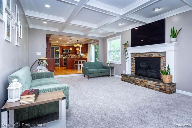 671 Bridgestone Drive, Rochester Hills, MI 48309