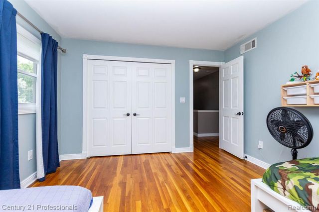 671 Bridgestone Drive, Rochester Hills, MI 48309