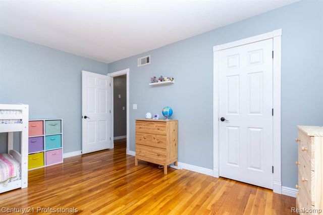671 Bridgestone Drive, Rochester Hills, MI 48309