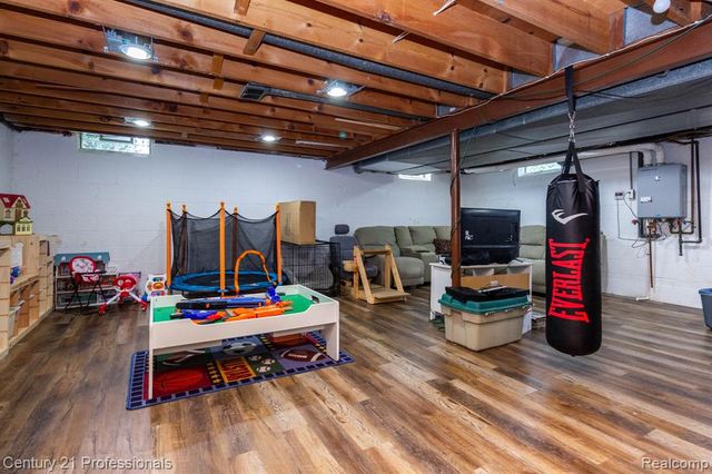 671 Bridgestone Drive, Rochester Hills, MI 48309