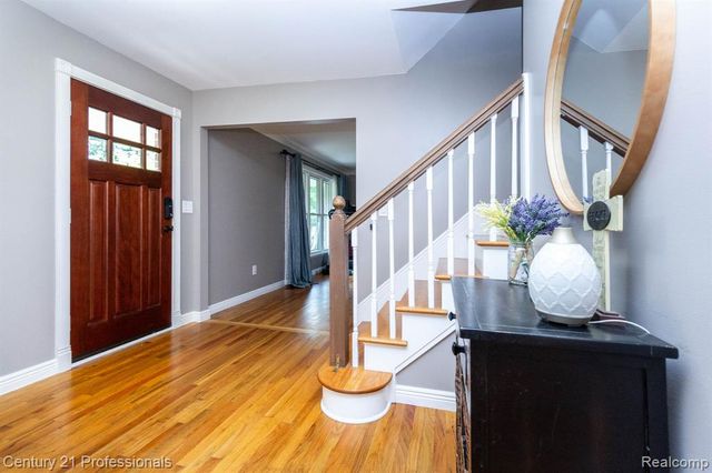 671 Bridgestone Drive, Rochester Hills, MI 48309