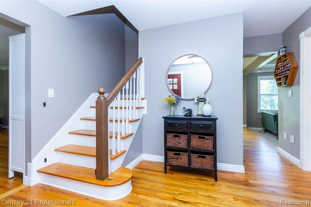 671 Bridgestone Drive, Rochester Hills, MI 48309