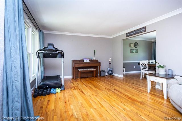 671 Bridgestone Drive, Rochester Hills, MI 48309