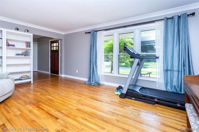 671 Bridgestone Drive, Rochester Hills, MI 48309