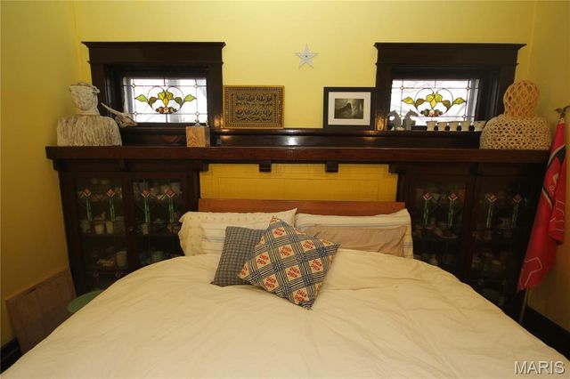 5745 Degiverville Avenue, St Louis, MO 63112