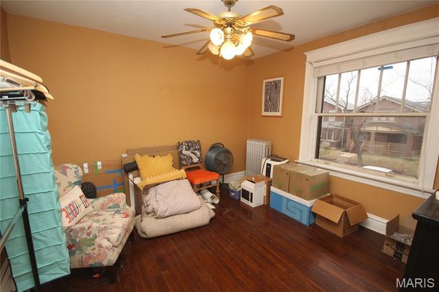 5745 Degiverville Avenue, St Louis, MO 63112