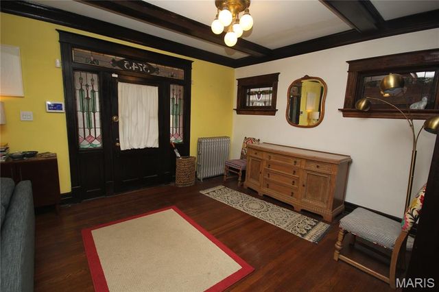 5745 Degiverville Avenue, St Louis, MO 63112