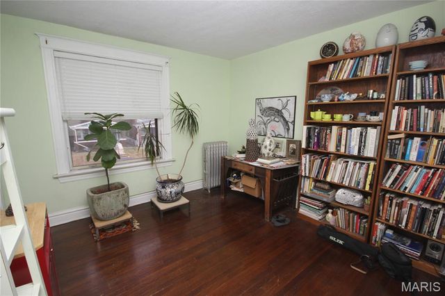 5745 Degiverville Avenue, St Louis, MO 63112