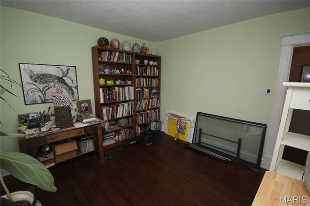 5745 Degiverville Avenue, St Louis, MO 63112