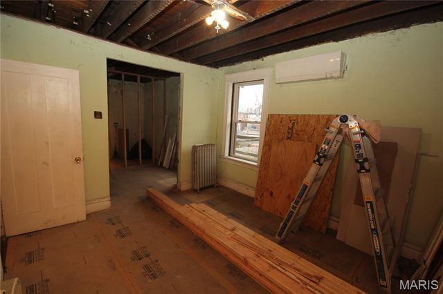 5745 Degiverville Avenue, St Louis, MO 63112