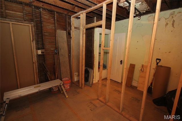 5745 Degiverville Avenue, St Louis, MO 63112