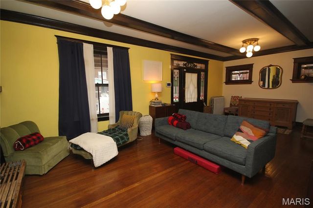 5745 Degiverville Avenue, St Louis, MO 63112